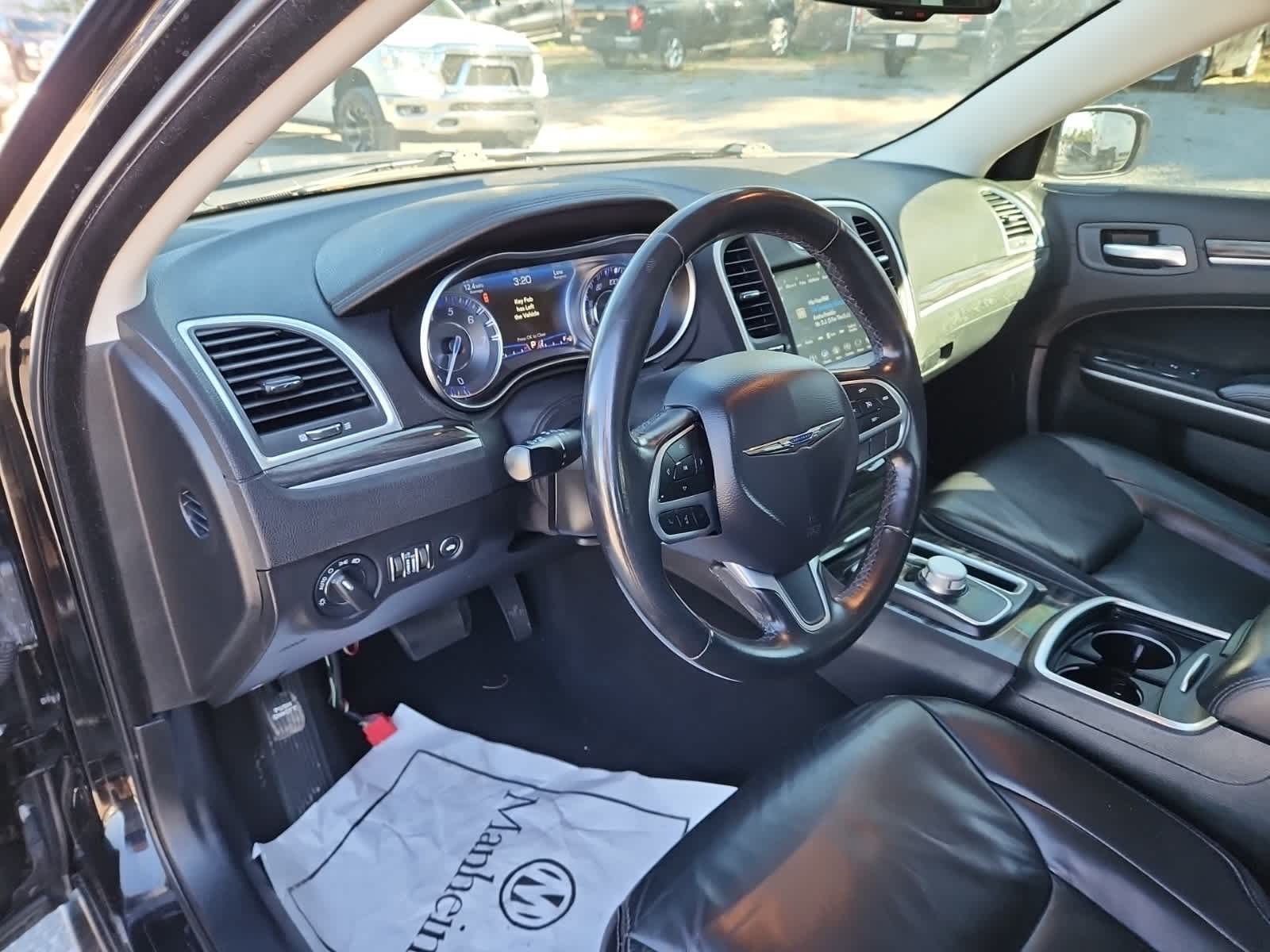 Thumbnail: 2019 Chrysler 300 - 13