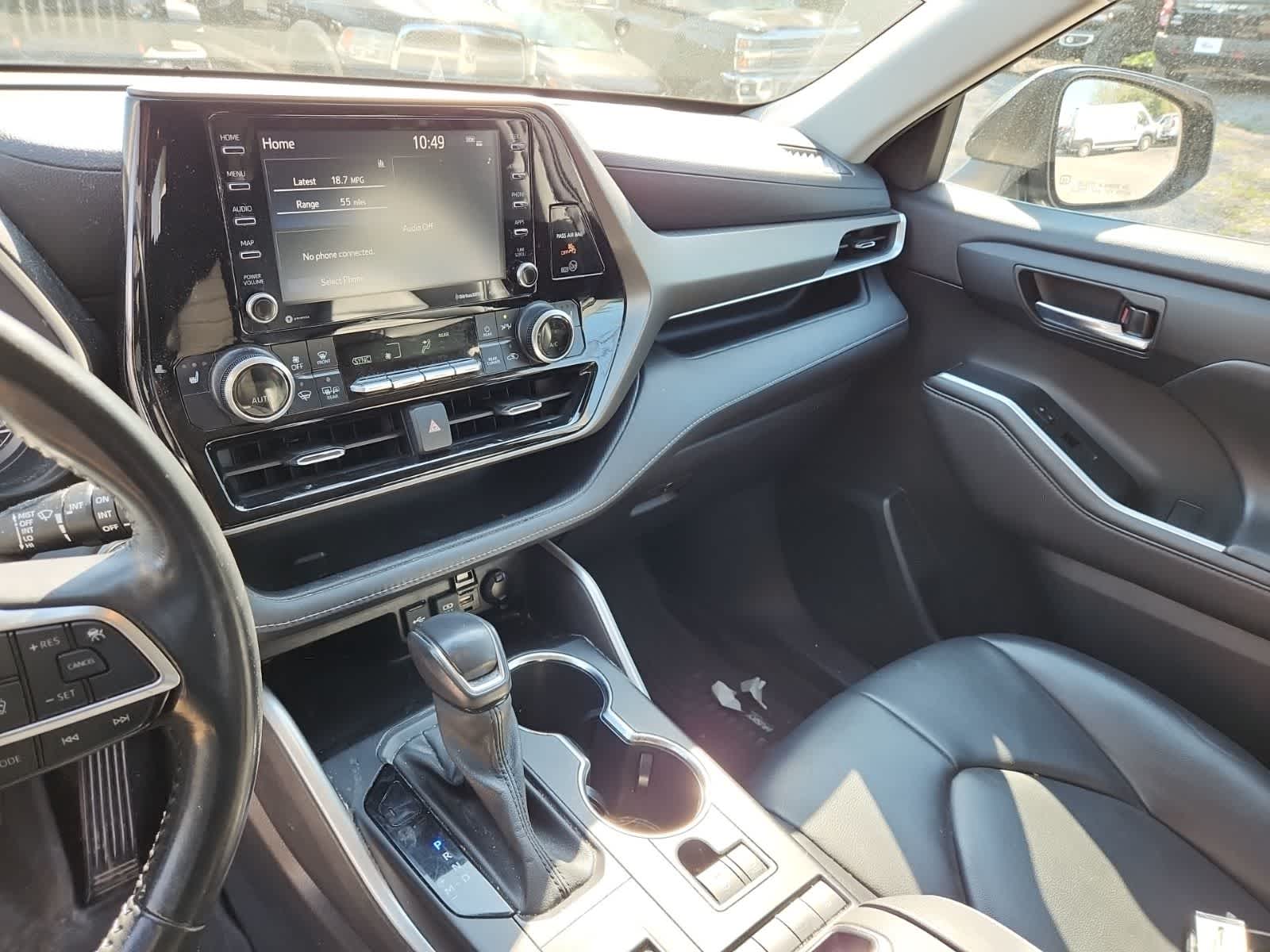 Thumbnail: 2021 Toyota Highlander - 10