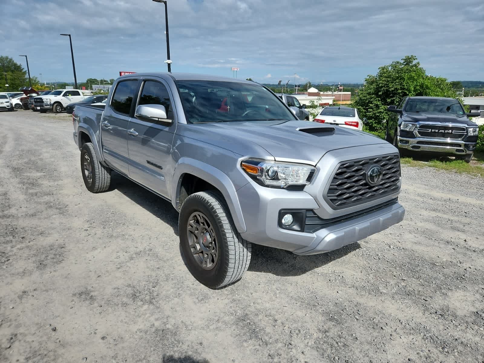 Thumbnail: 2016 Toyota Tacoma - 7