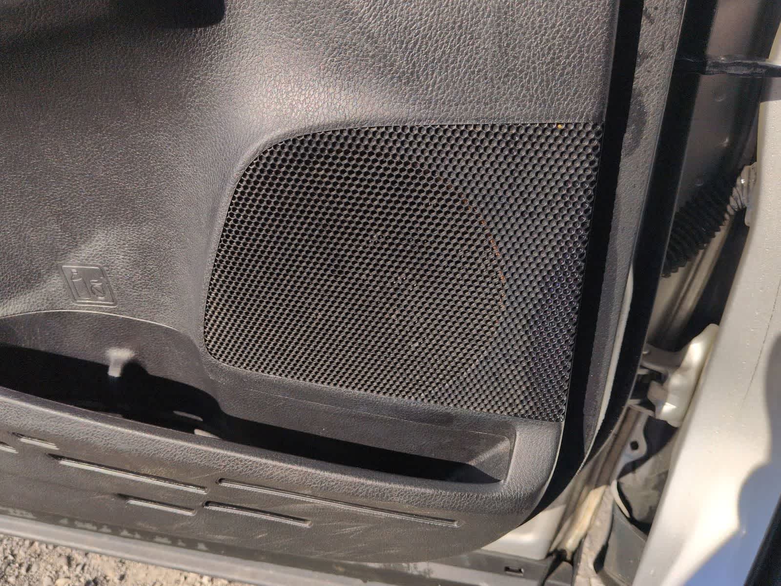 Thumbnail: 2015 Toyota RAV4 - 28