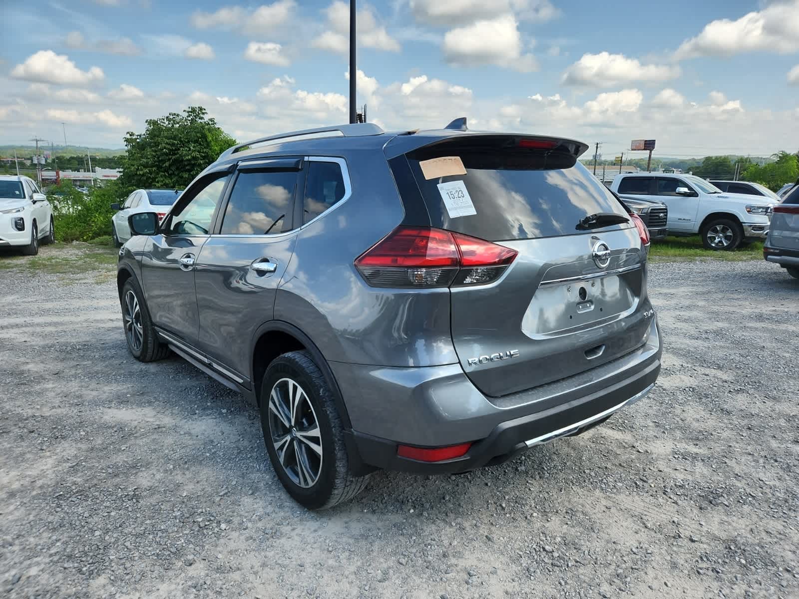 Thumbnail: 2017 Nissan Rogue - 3