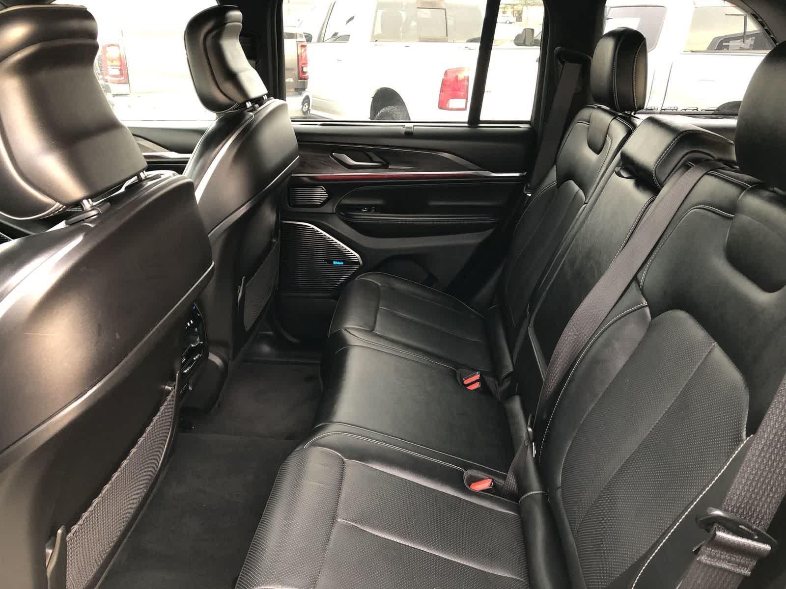 Thumbnail: 2022 Jeep Grand Cherokee - 30