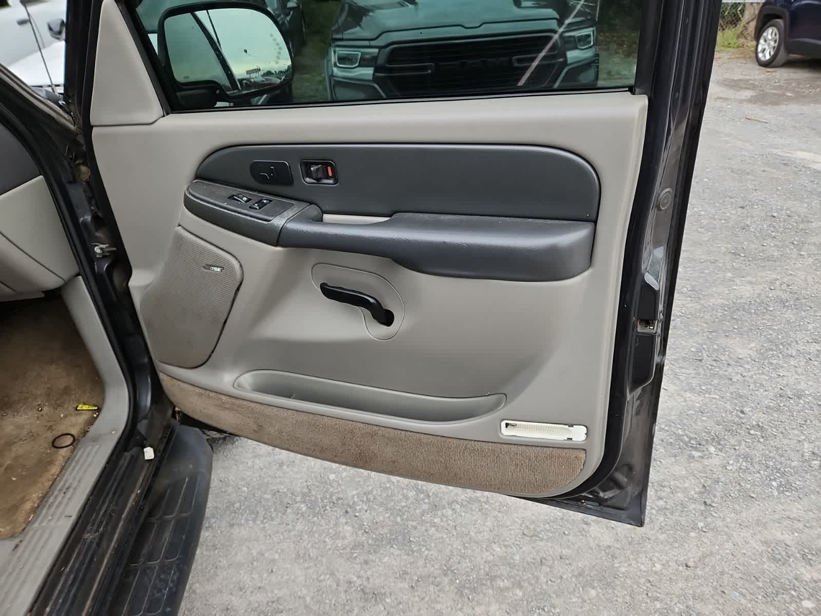 Thumbnail: 2003 GMC Yukon - 23