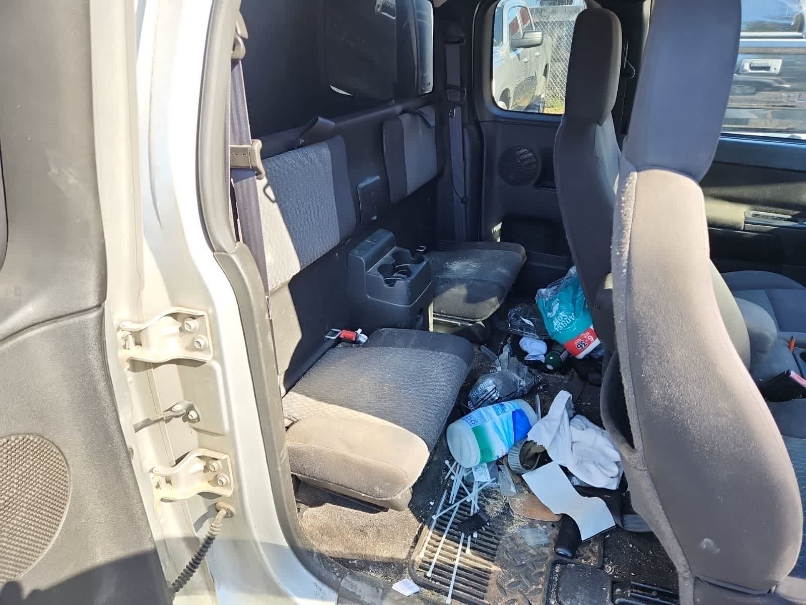 Thumbnail: 2012 Chevrolet Colorado - 27