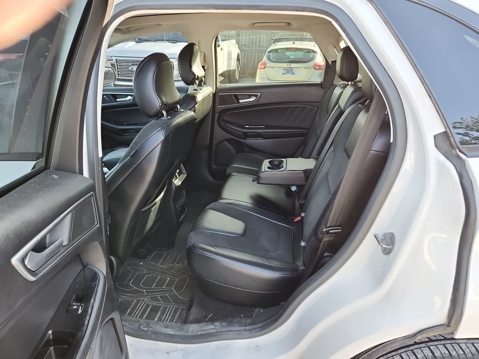 Thumbnail: 2016 Ford Edge - 26