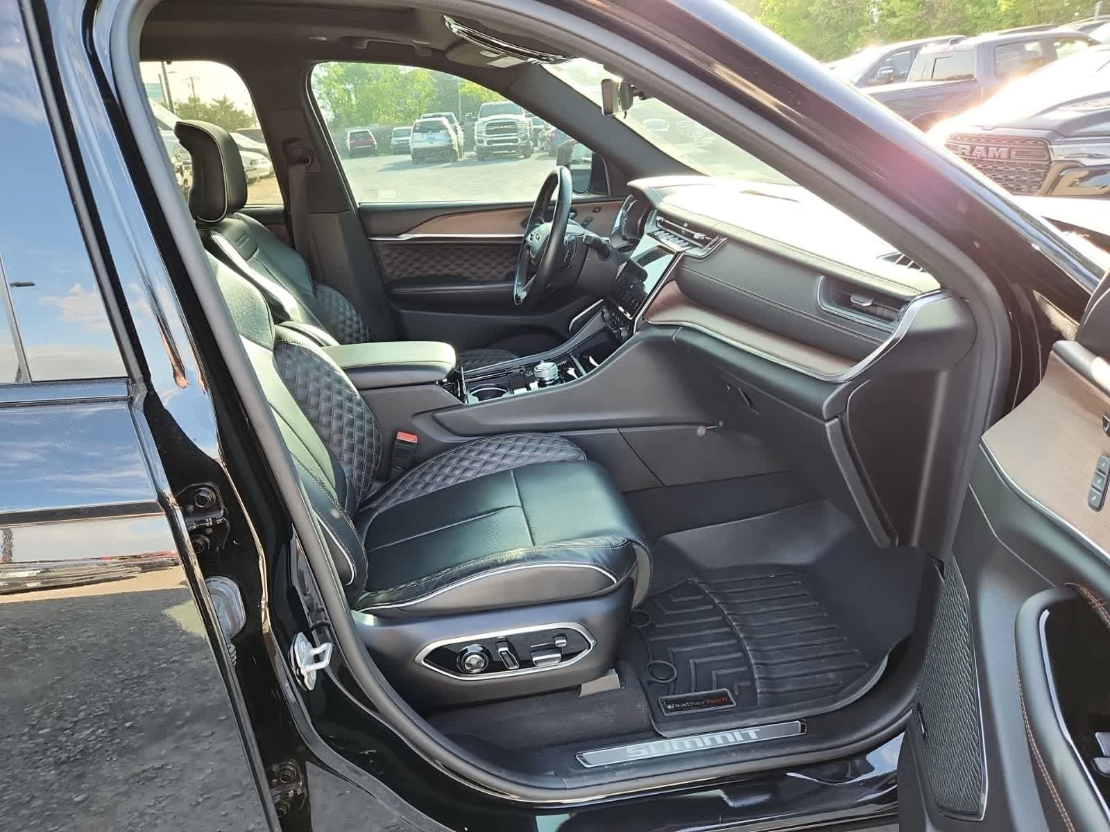 Thumbnail: 2021 Jeep Grand Cherokee L - 22