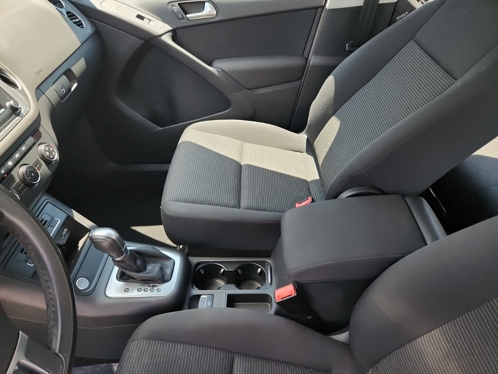 Thumbnail: 2017 Volkswagen Tiguan - 11