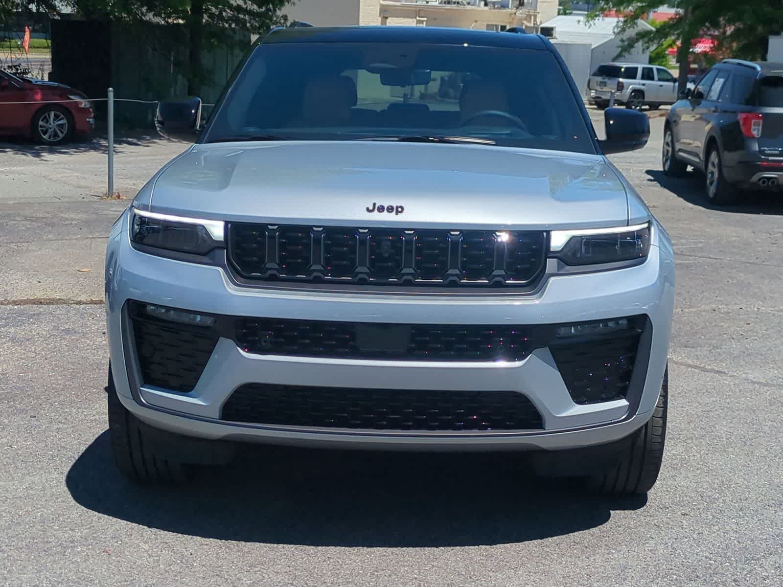 Thumbnail: 2026 Jeep Grand Cherokee - 3