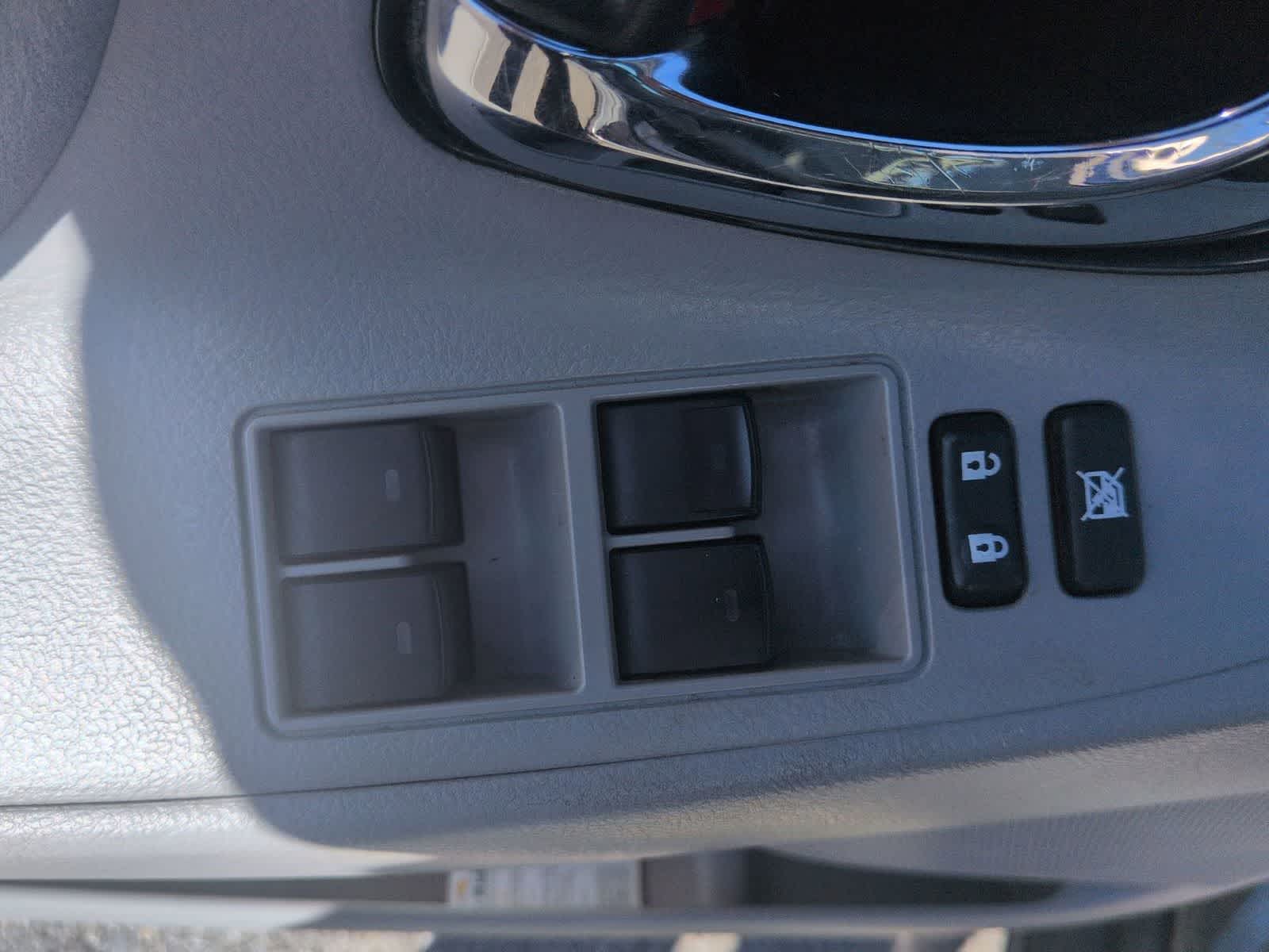 Thumbnail: 2011 Toyota Camry - 16