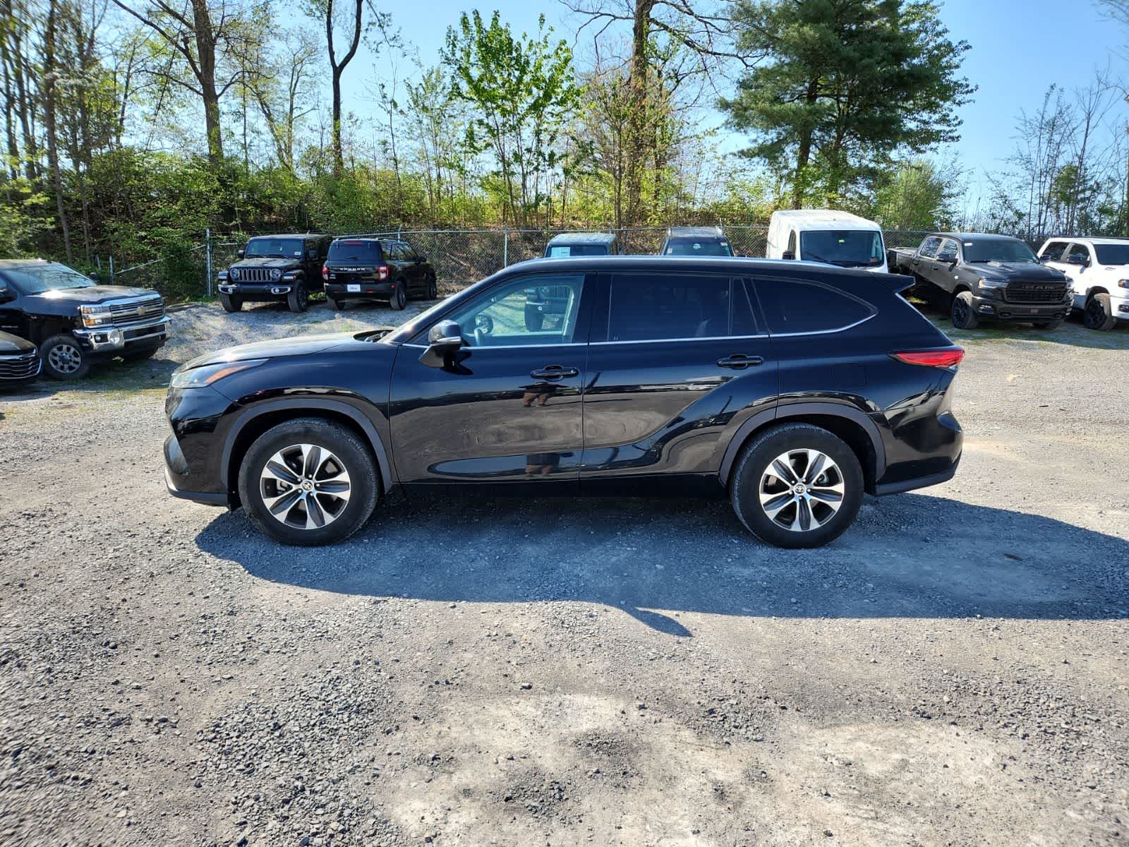 Thumbnail: 2021 Toyota Highlander - 2