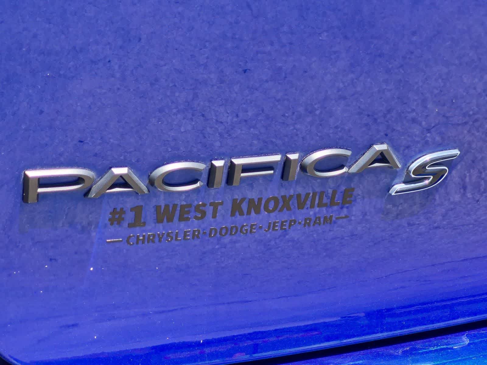 Thumbnail: 2021 Chrysler Pacifica - 13