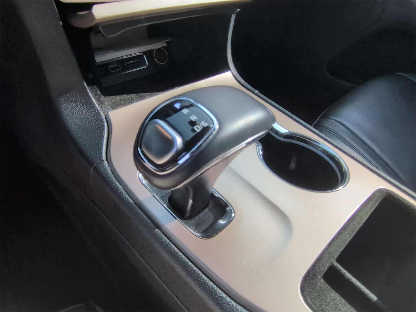 Thumbnail: 2015 Jeep Grand Cherokee - 32