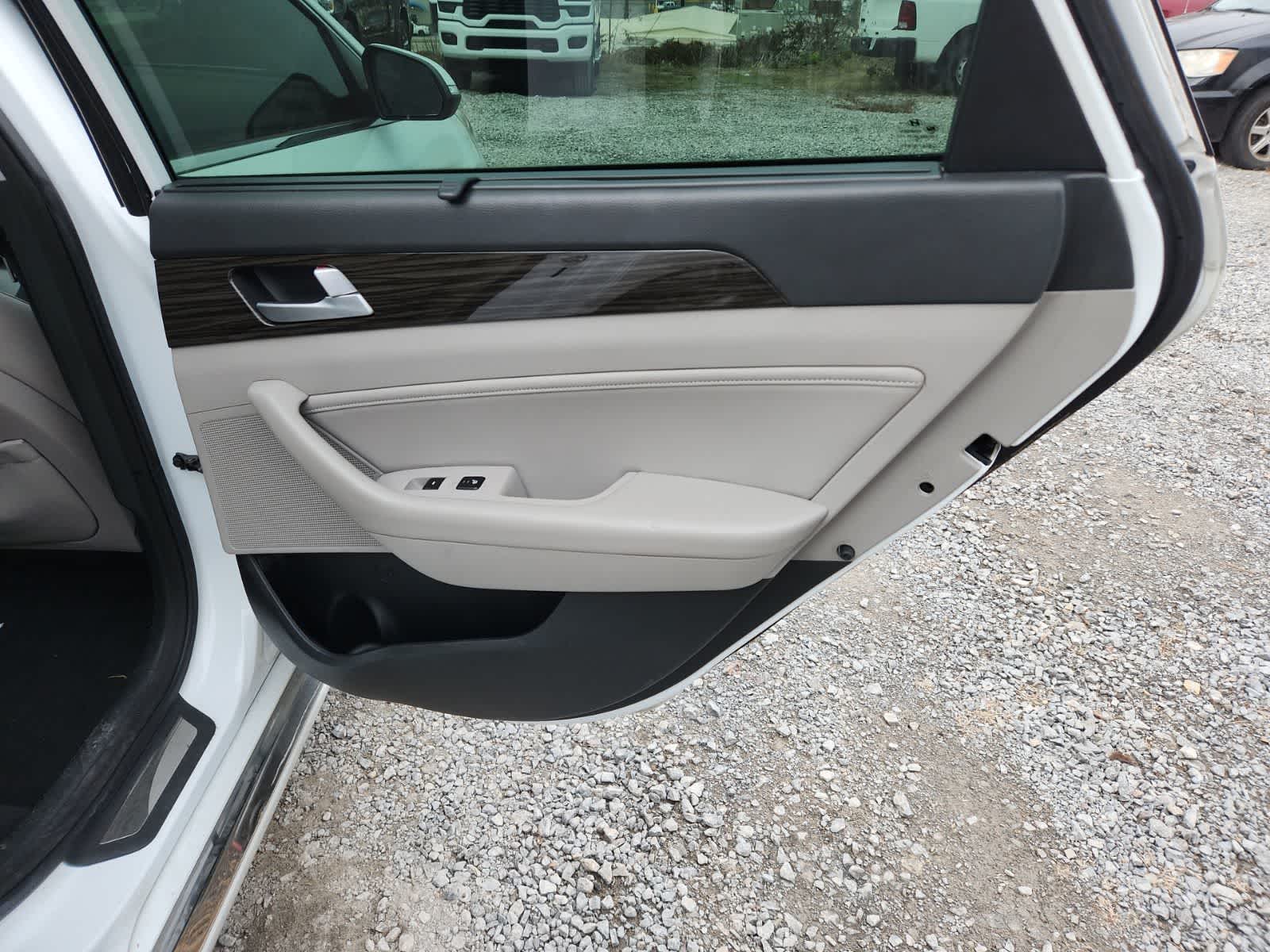 Thumbnail: 2015 Hyundai Sonata - 24