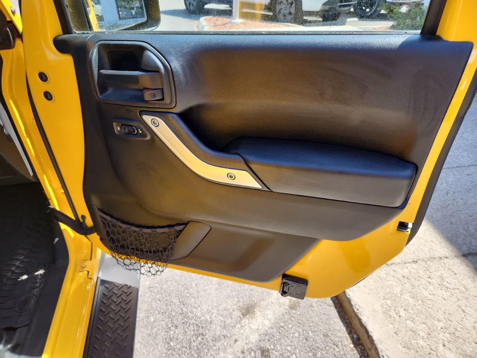 Thumbnail: 2015 Jeep Wrangler - 22