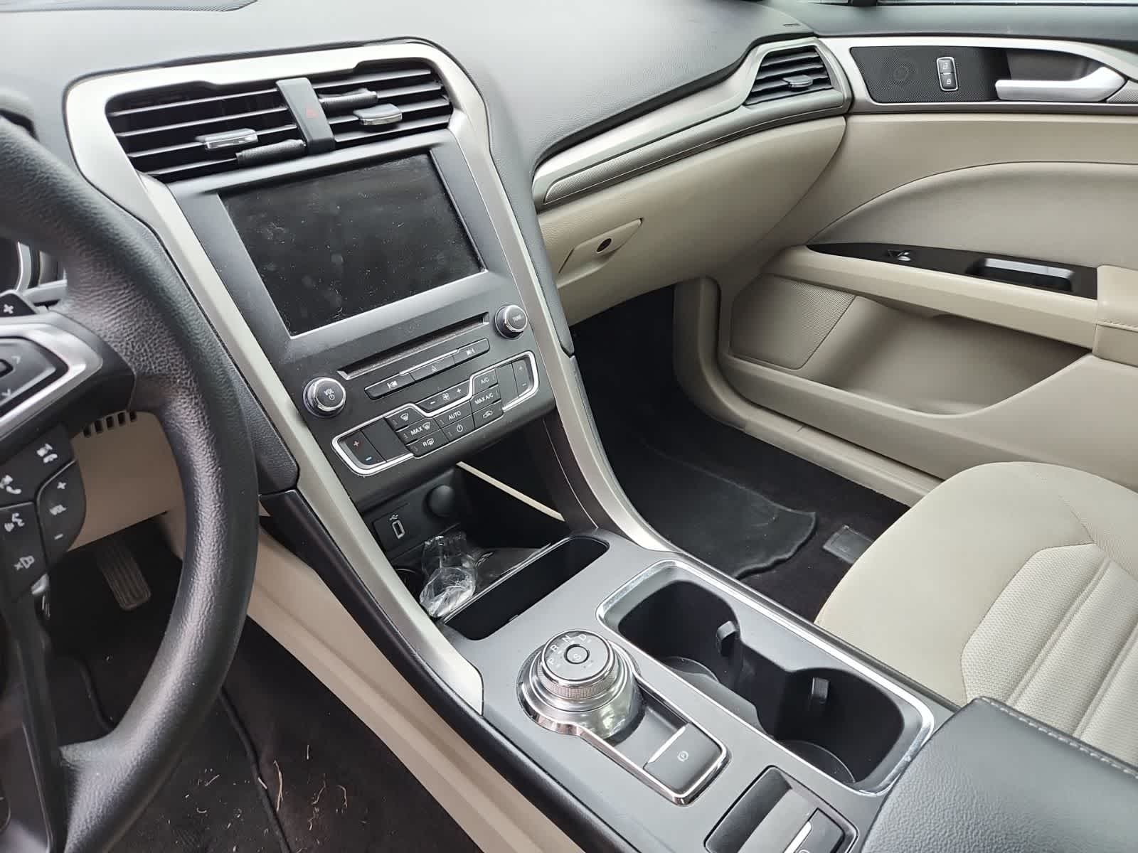 Thumbnail: 2017 Ford Fusion - 10