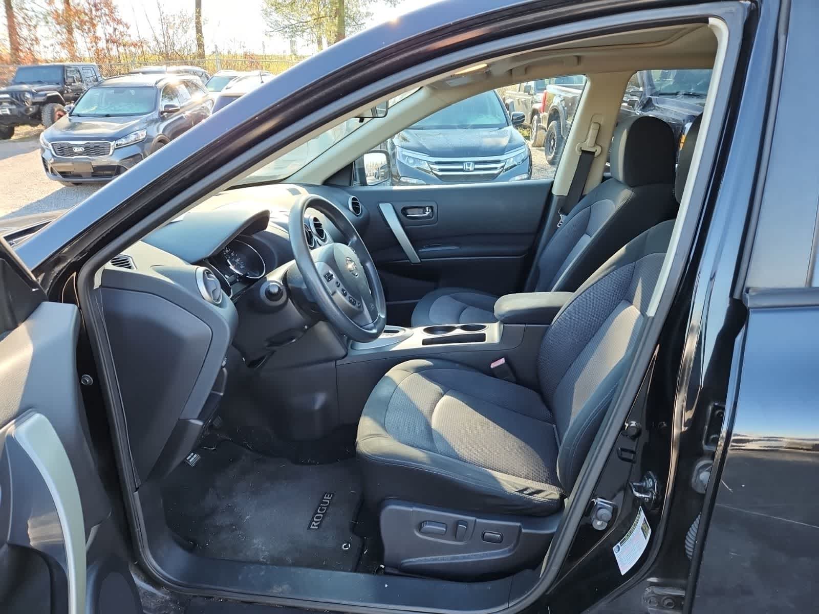 Thumbnail: 2011 Nissan Rogue - 15