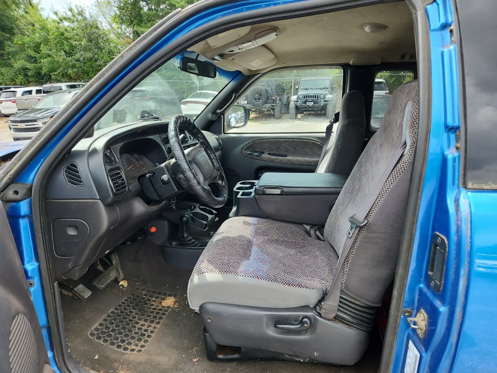 Thumbnail: 2001 Dodge Ram 1500 - 14