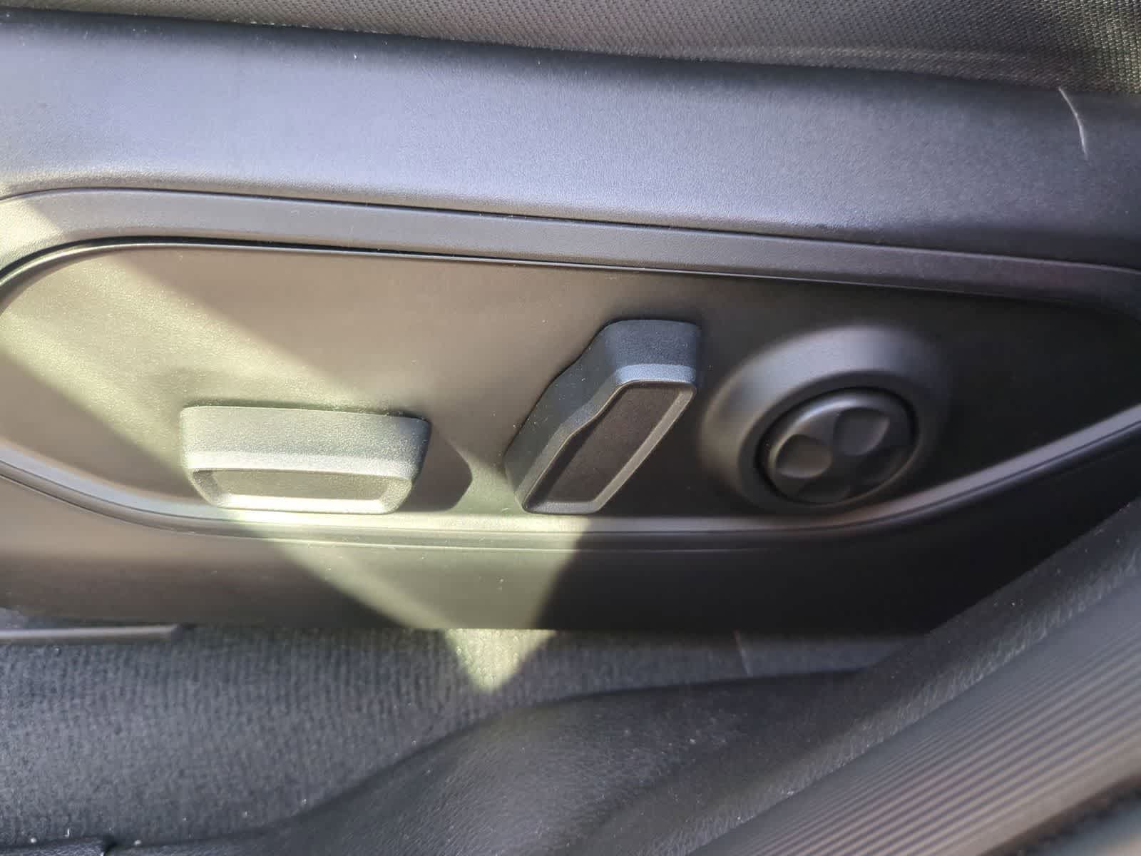 Thumbnail: 2023 Jeep Grand Cherokee - 17