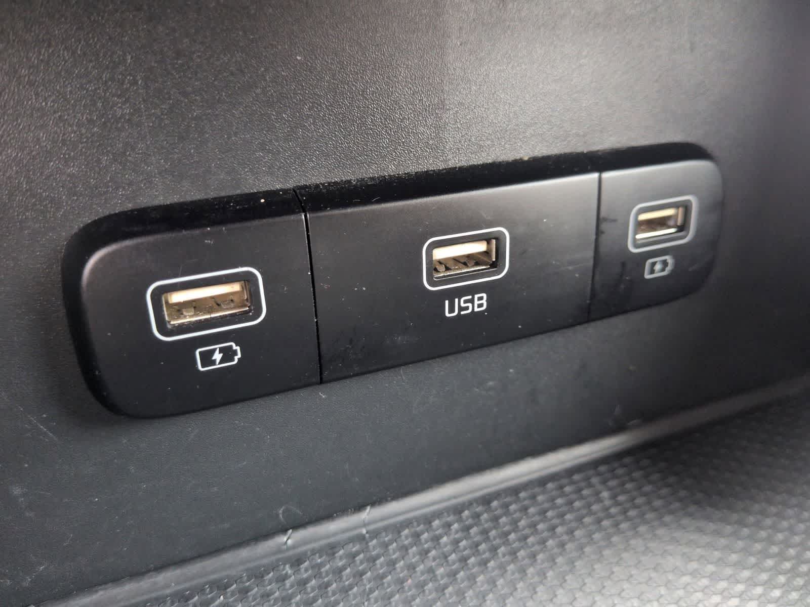 Thumbnail: 2022 Kia Carnival - 30