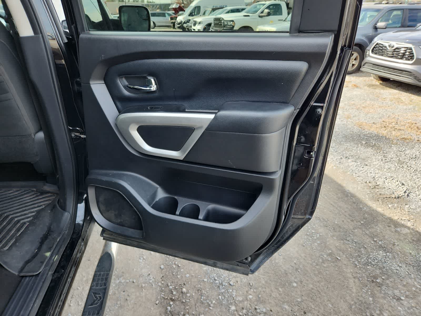 Thumbnail: 2019 Nissan Titan - 24