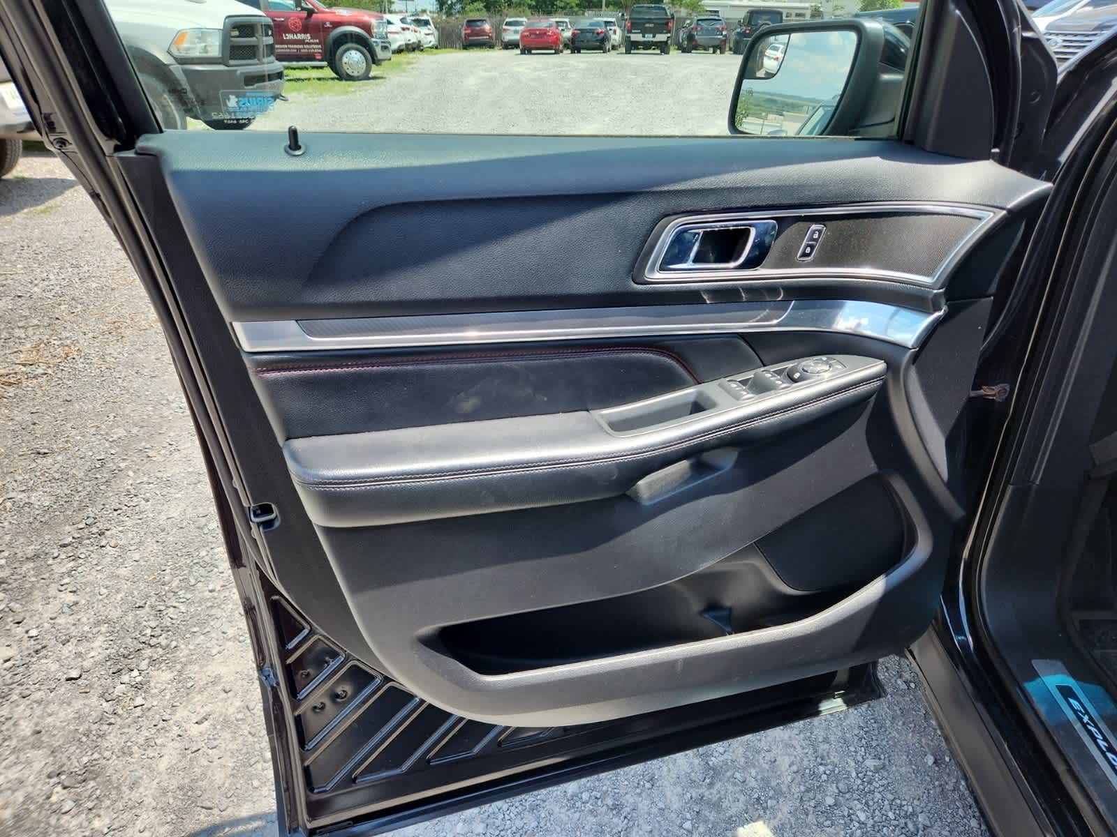 Thumbnail: 2016 Ford Explorer - 16