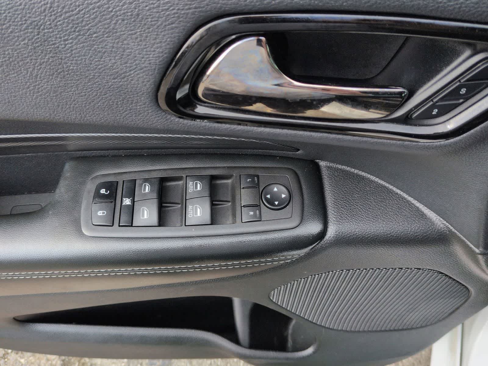 Thumbnail: 2022 Dodge Durango - 15