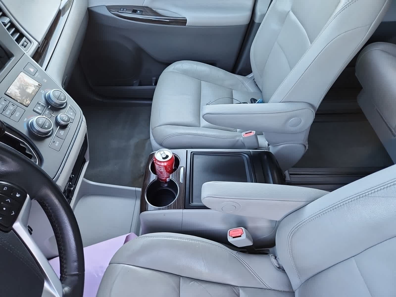 Thumbnail: 2015 Toyota Sienna - 11