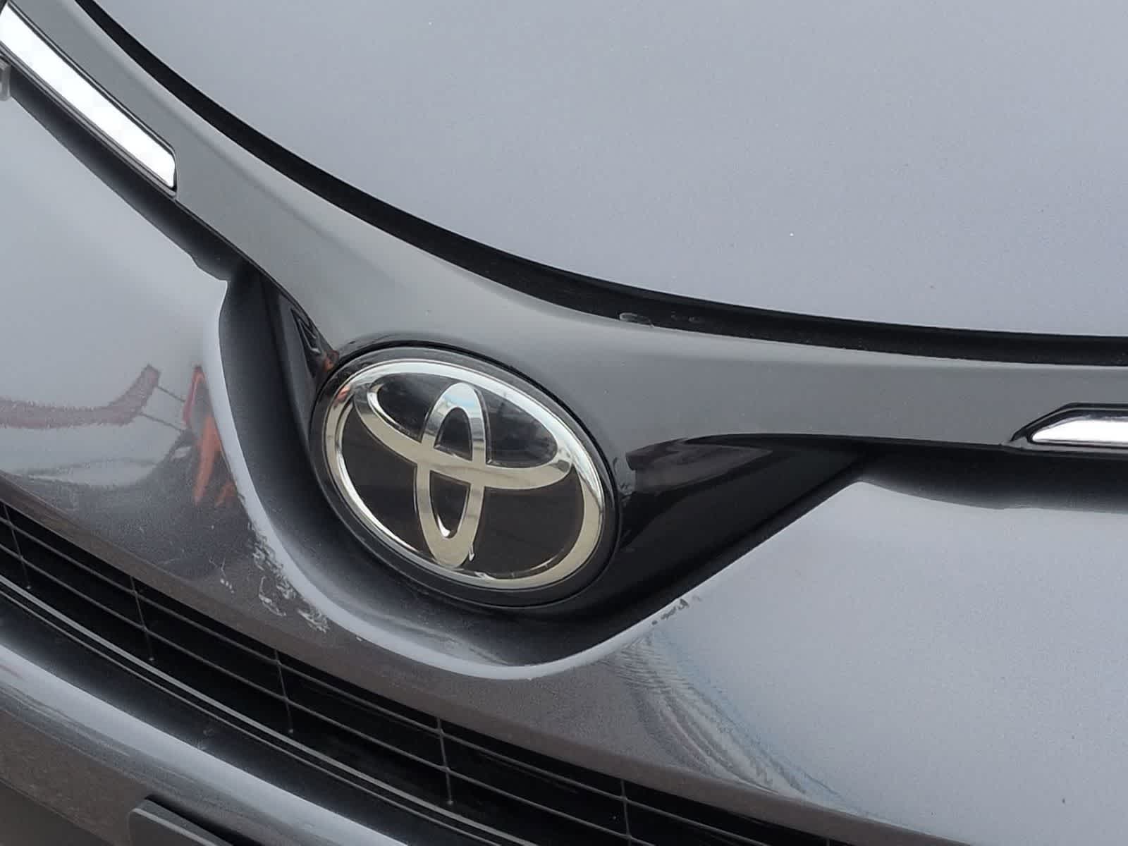 Thumbnail: 2017 Toyota RAV4 - 12