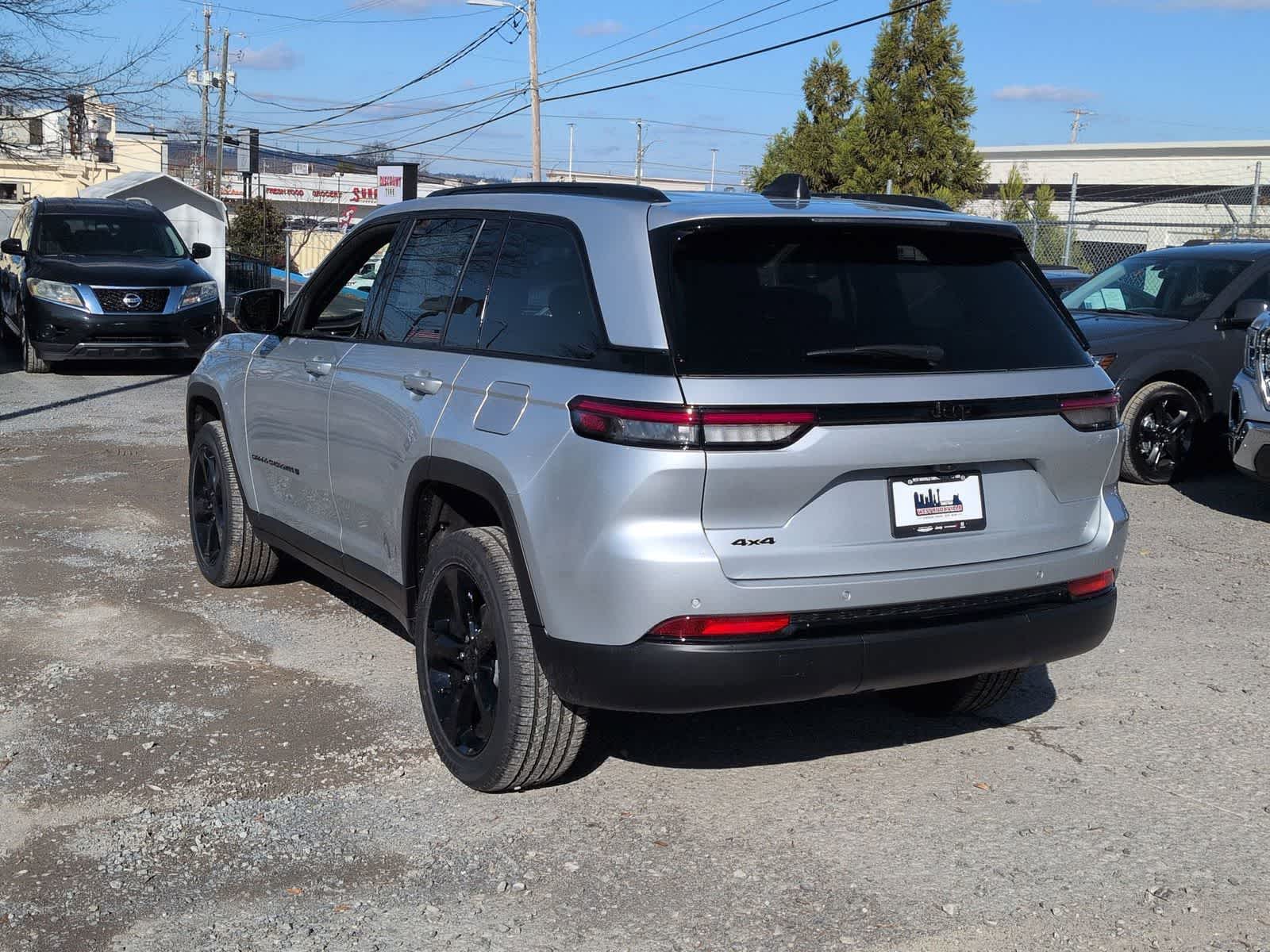 Thumbnail: 2025 Jeep Grand Cherokee - 6