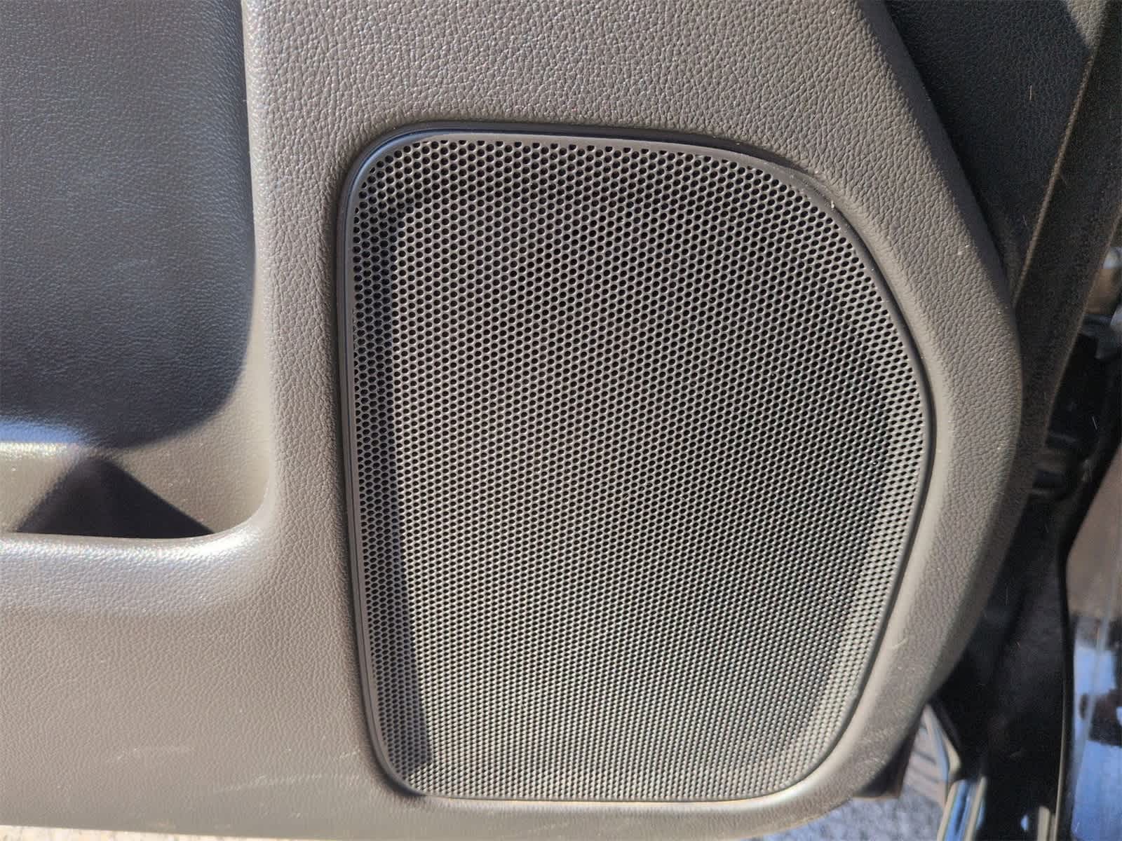 Thumbnail: 2015 Chevrolet Silverado 1500 - 26