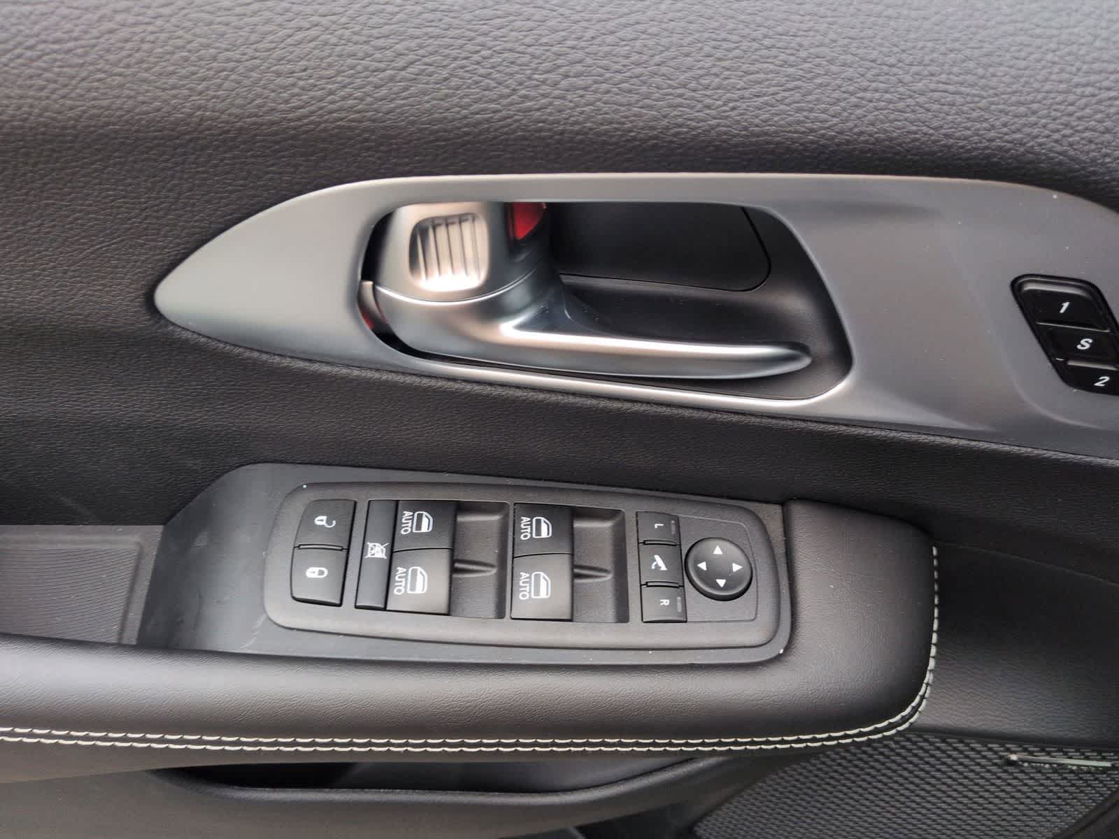 Thumbnail: 2026 Chrysler Pacifica - 12