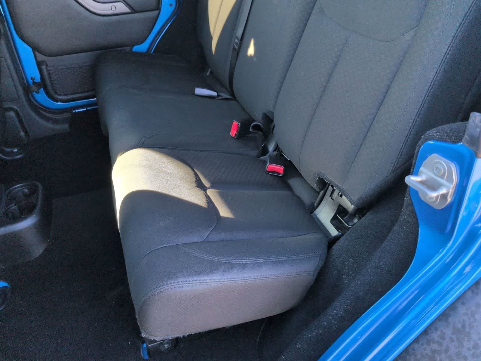 Thumbnail: 2016 Jeep Wrangler - 18