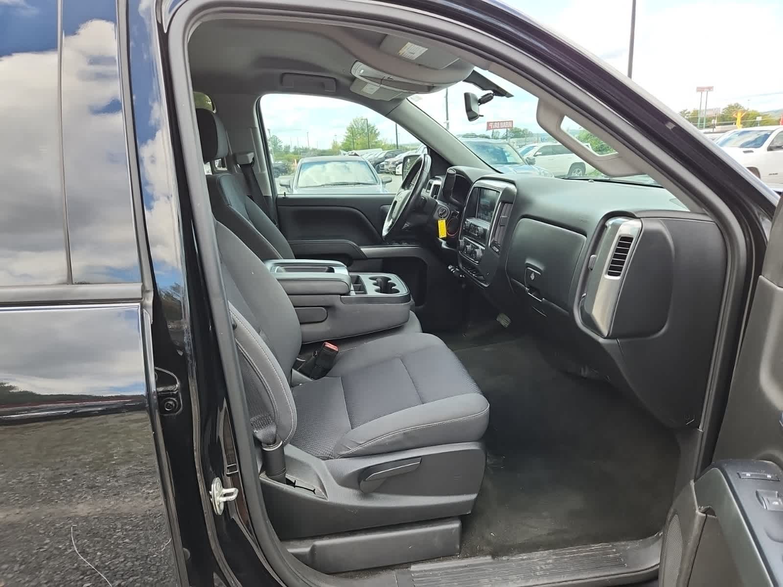 Thumbnail: 2018 Chevrolet Silverado 1500 - 21