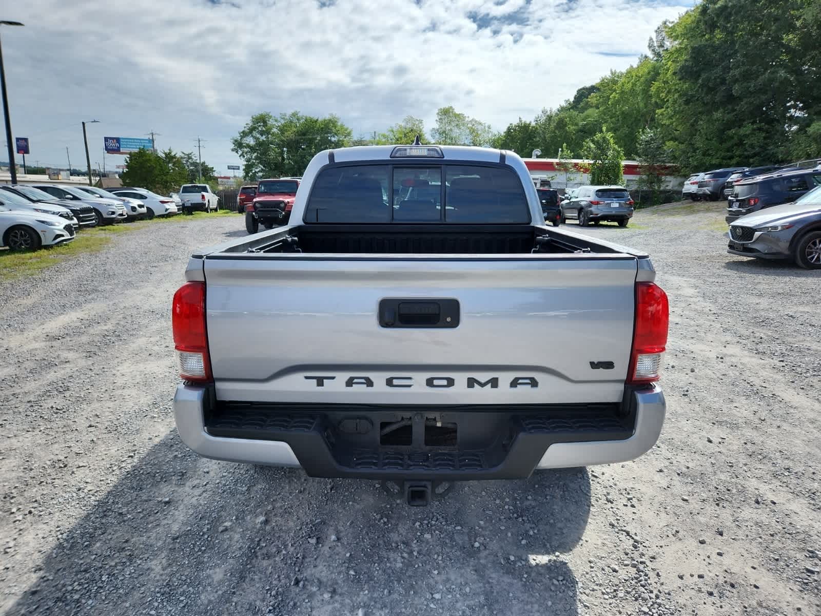 Thumbnail: 2016 Toyota Tacoma - 4
