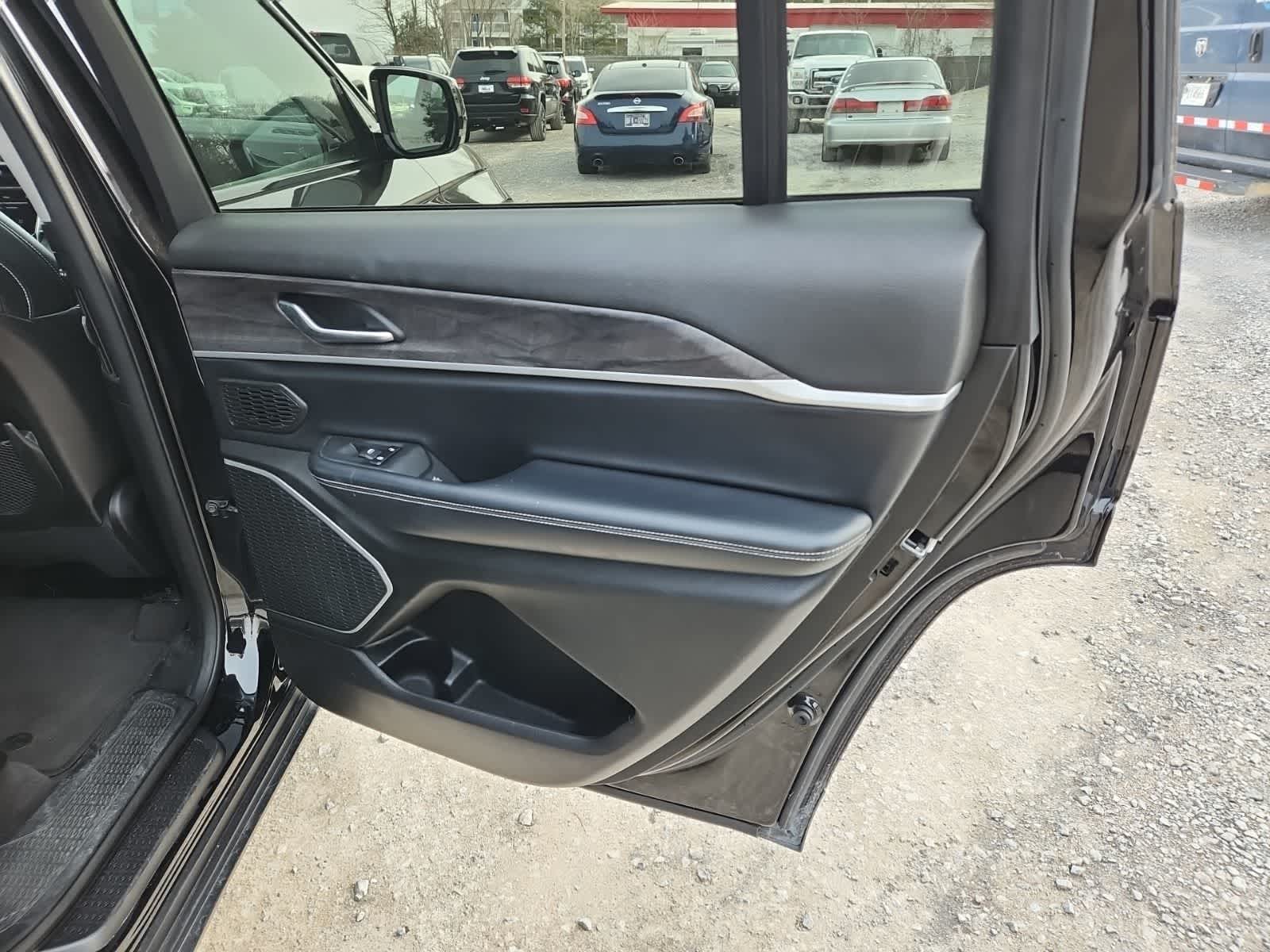 Thumbnail: 2021 Jeep Grand Cherokee L - 24