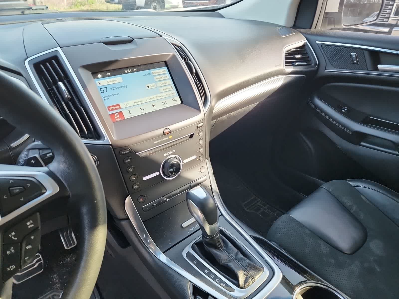 Thumbnail: 2016 Ford Edge - 10