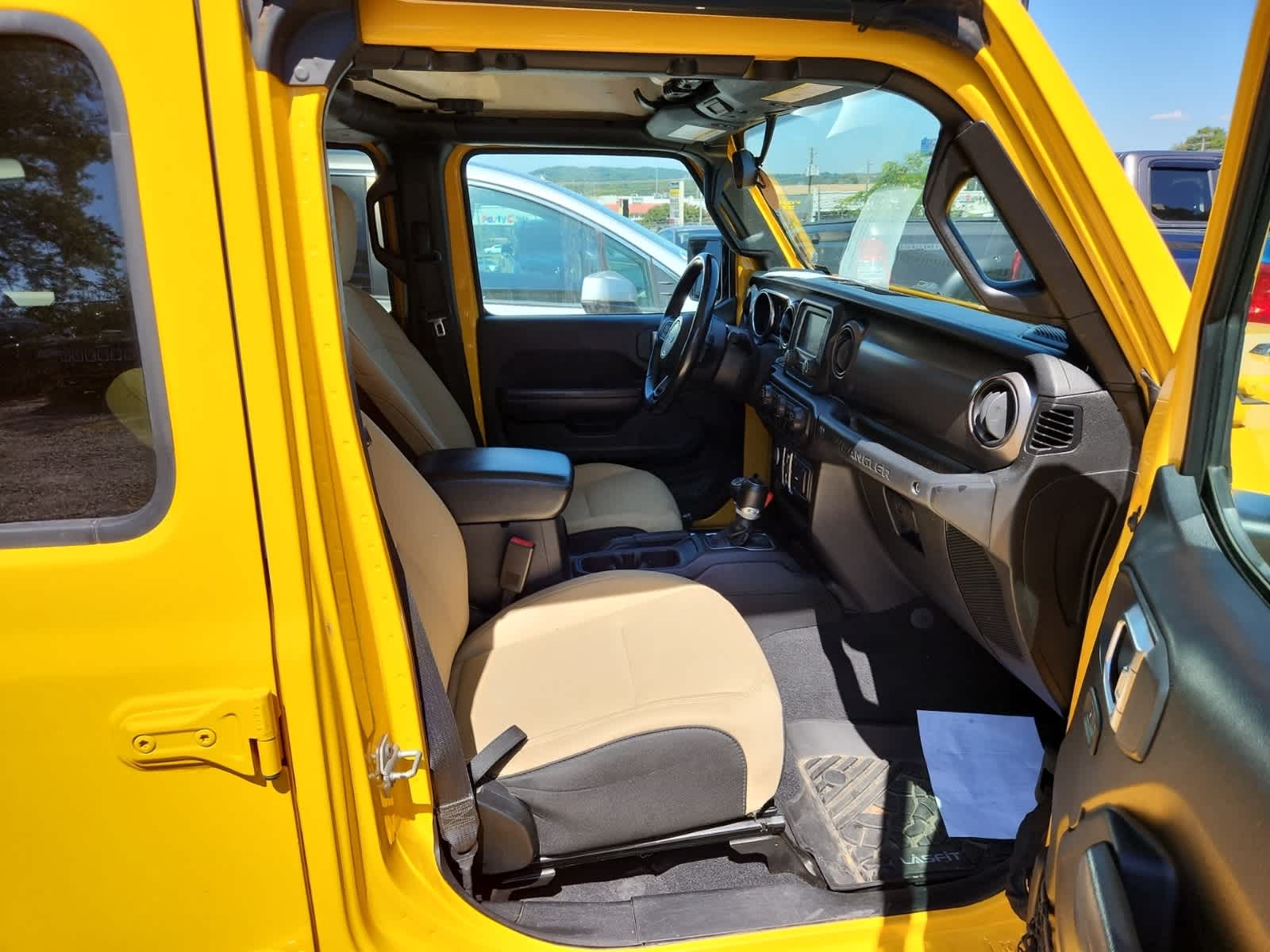 Thumbnail: 2020 Jeep Wrangler - 20