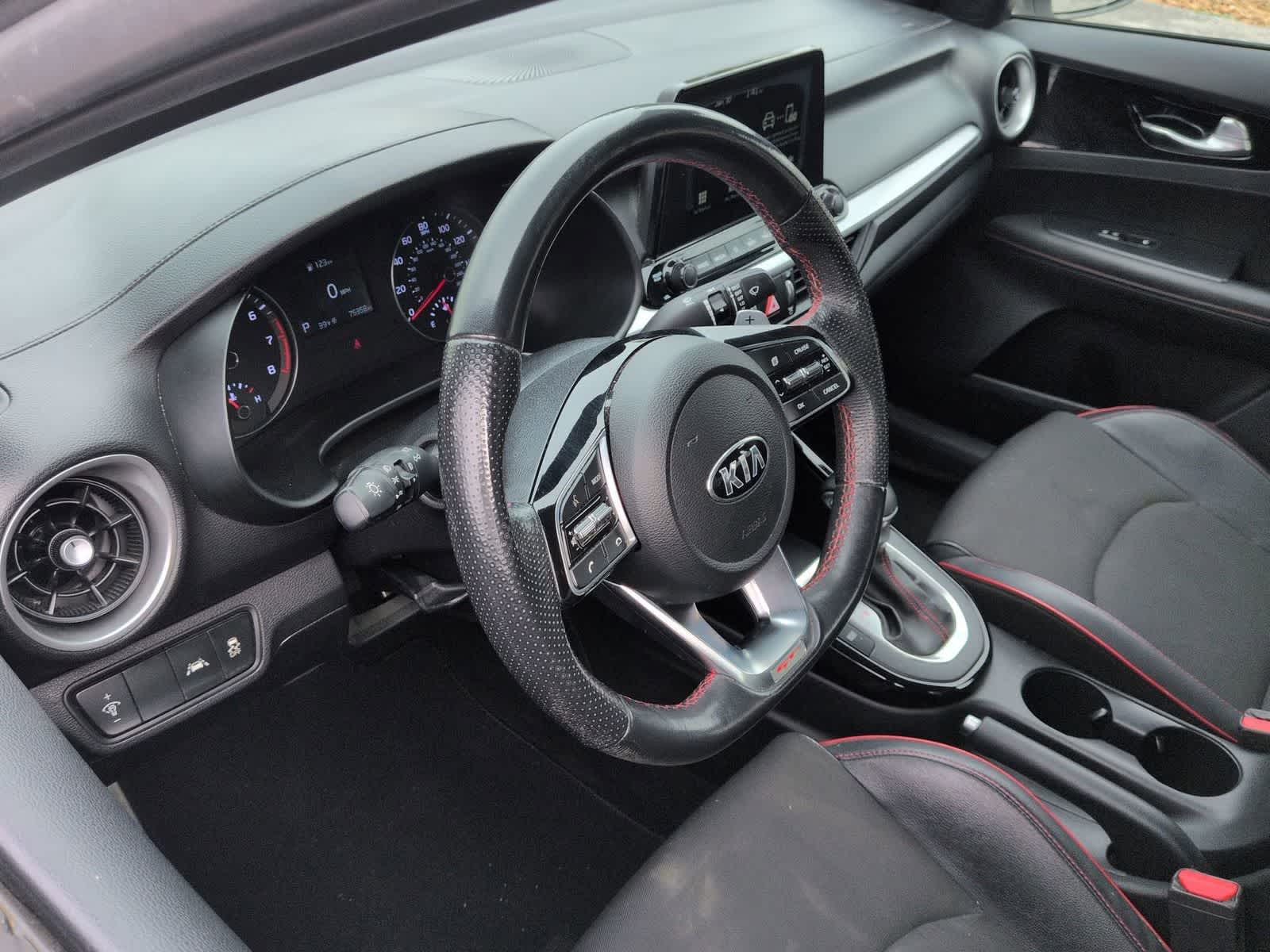 Thumbnail: 2020 Kia Forte - 10