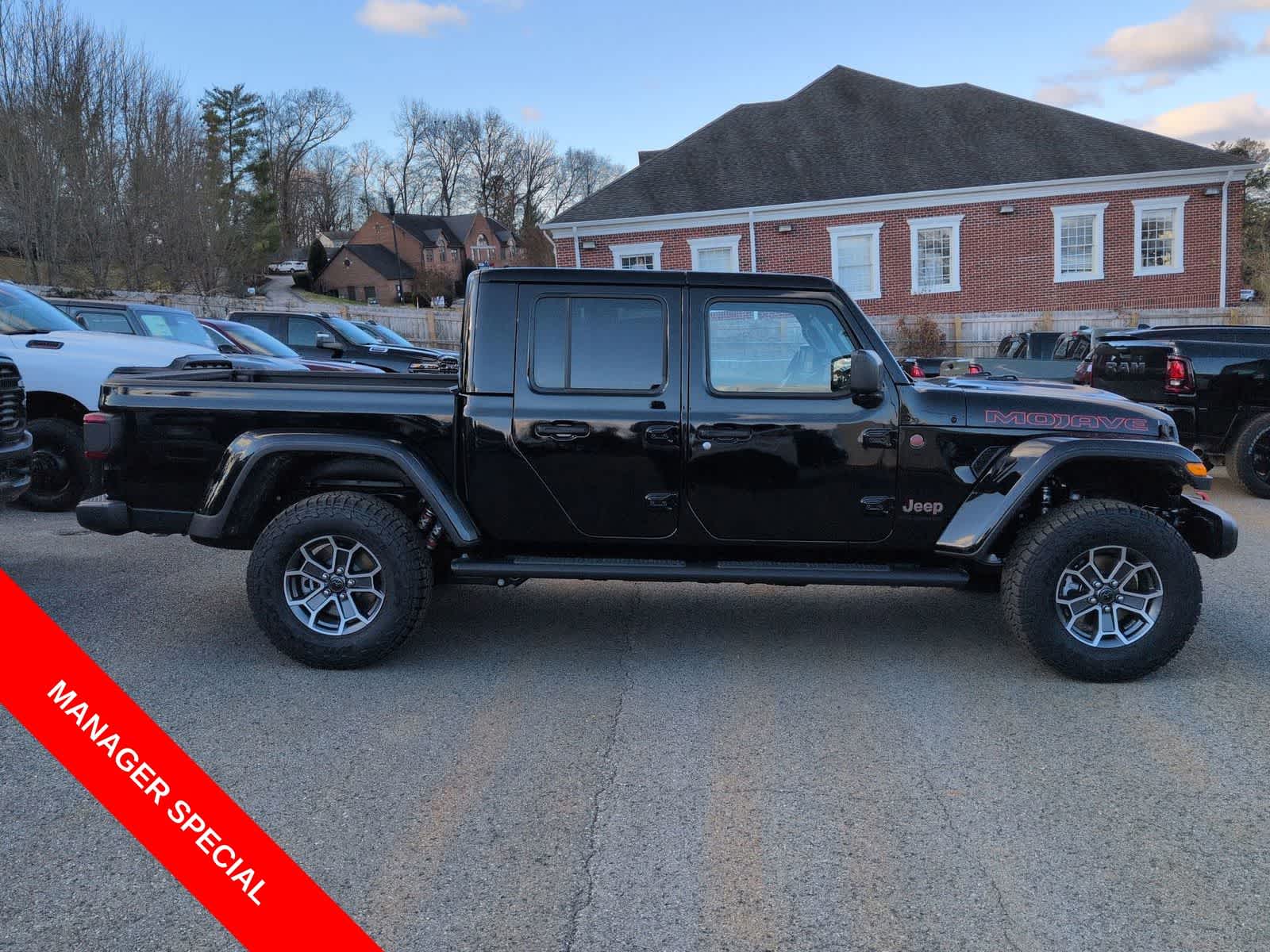 Thumbnail: 2026 Jeep Gladiator - 9