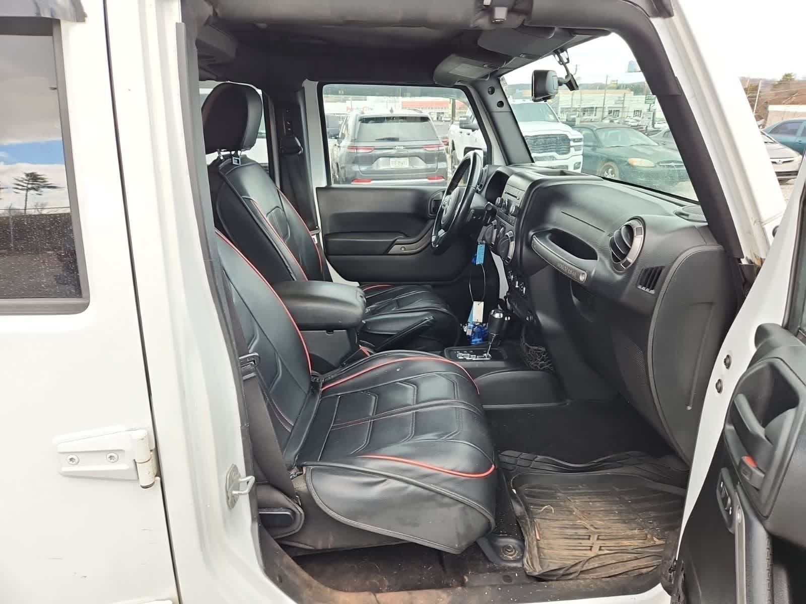 Thumbnail: 2016 Jeep Wrangler - 22