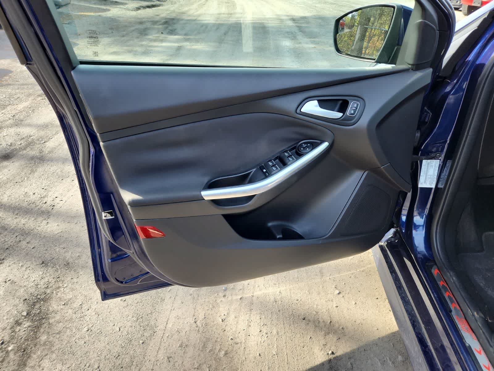 Thumbnail: 2017 Ford Focus - 16