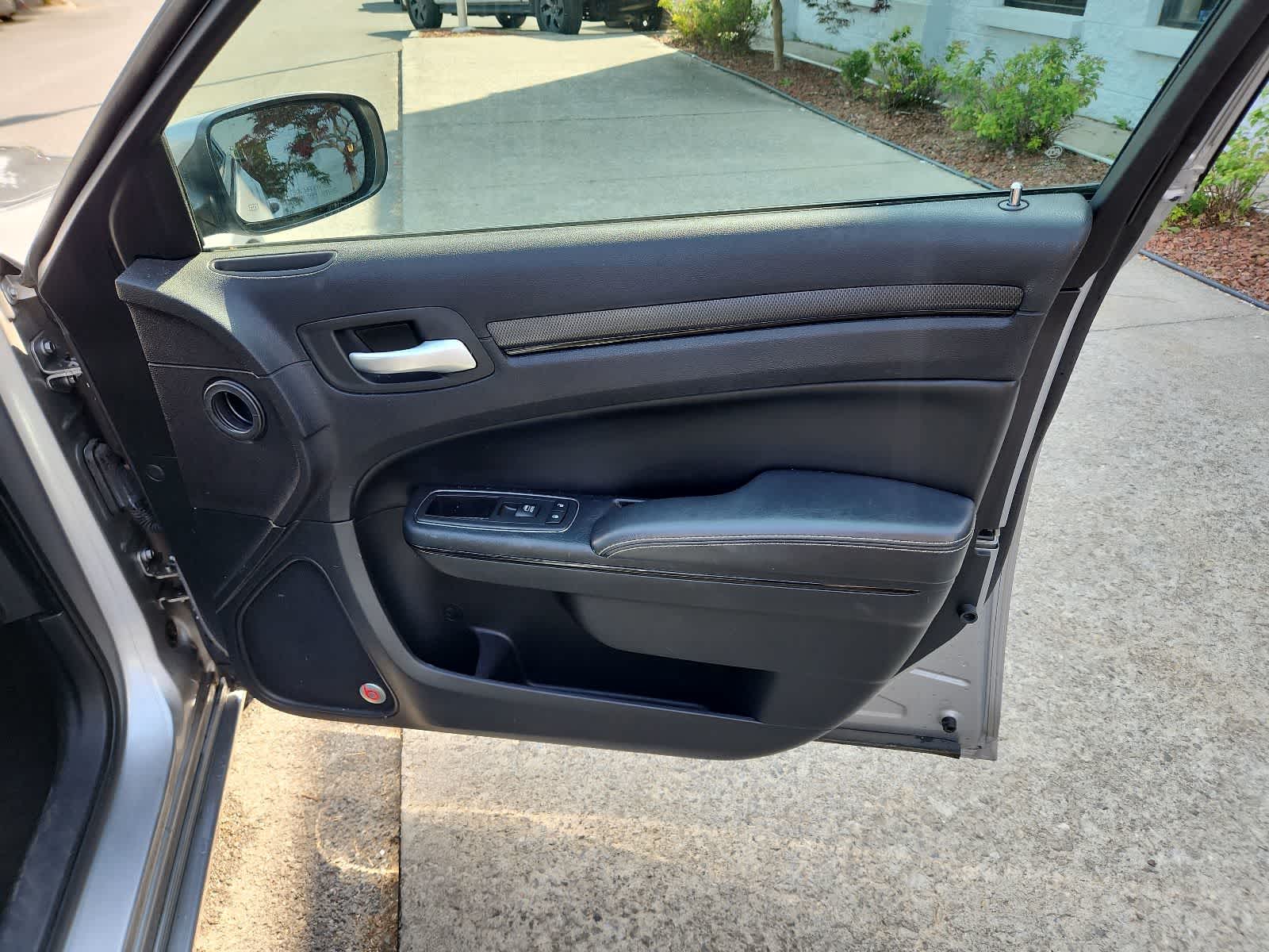 Thumbnail: 2015 Chrysler 300 - 23