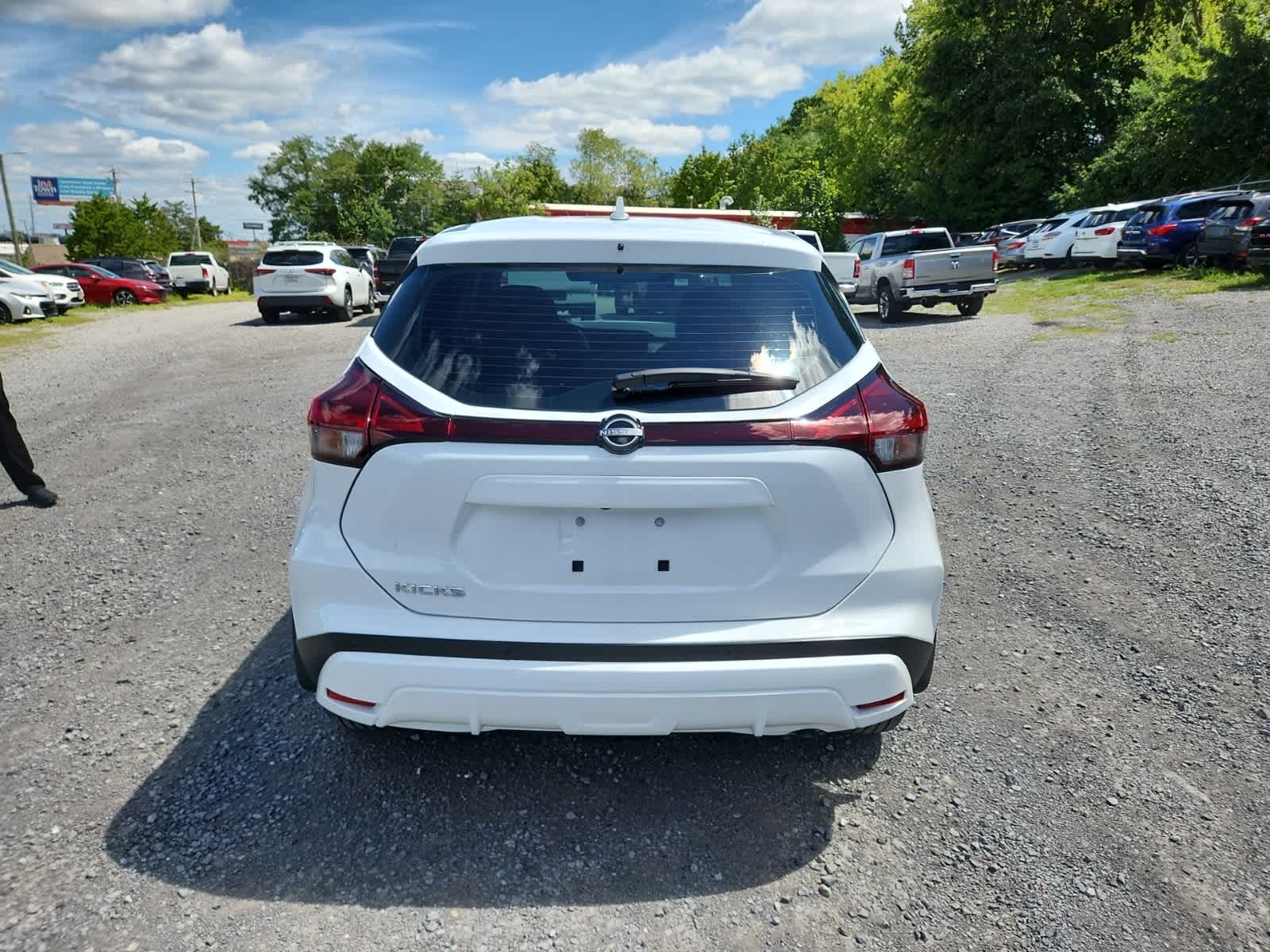 Thumbnail: 2025 Nissan Kicks - 4