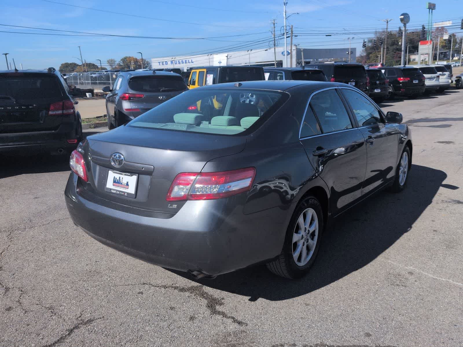 Thumbnail: 2011 Toyota Camry - 8