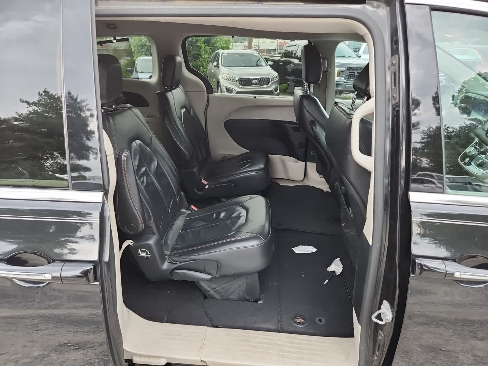 Thumbnail: 2017 Chrysler Pacifica - 24