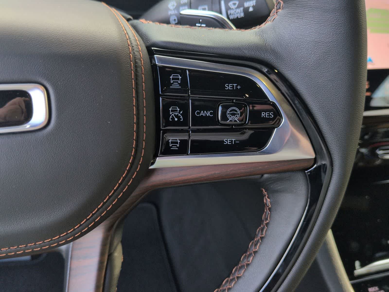 Thumbnail: 2025 Jeep Grand Cherokee - 24