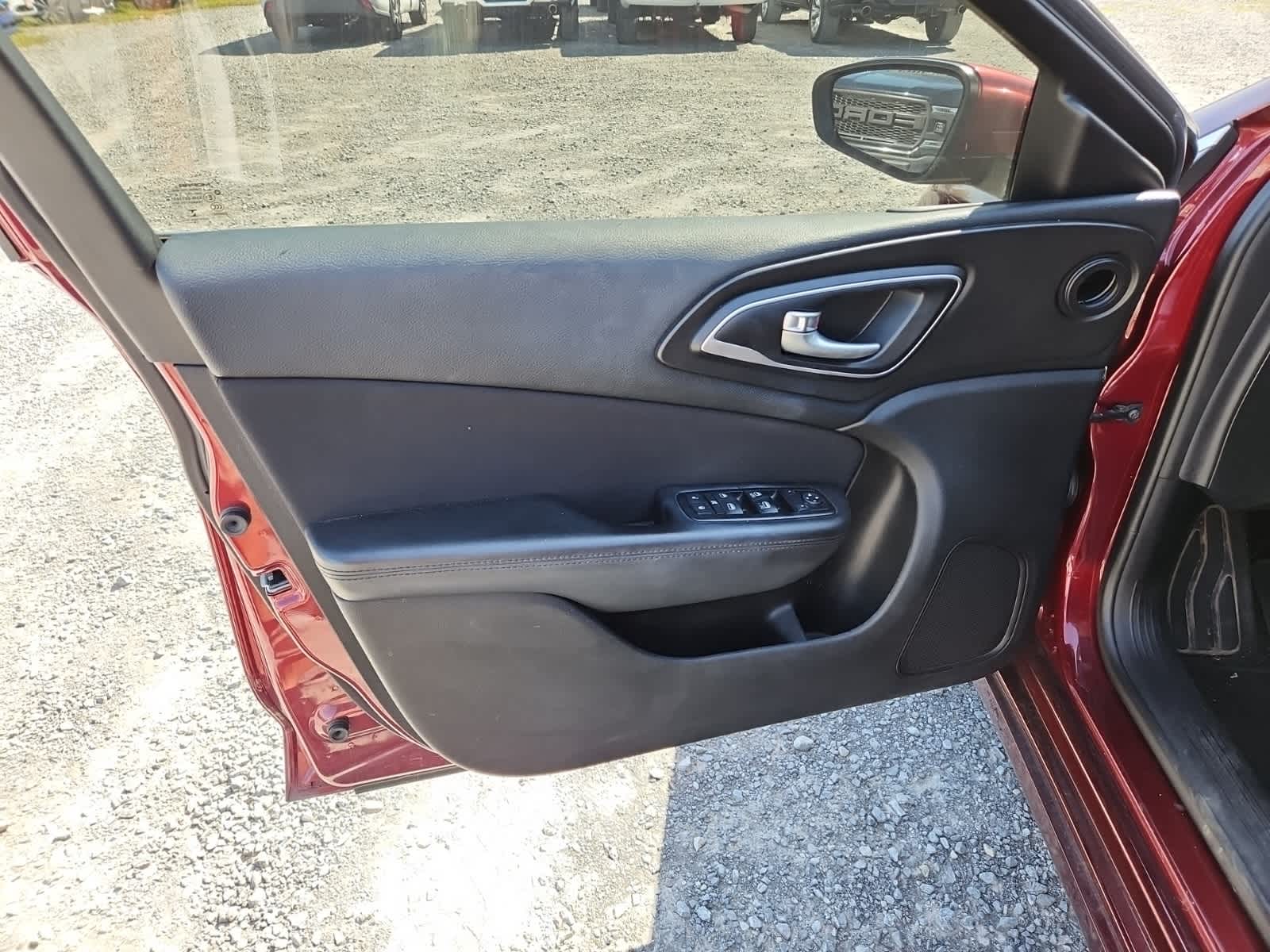 Thumbnail: 2015 Chrysler 200 - 16