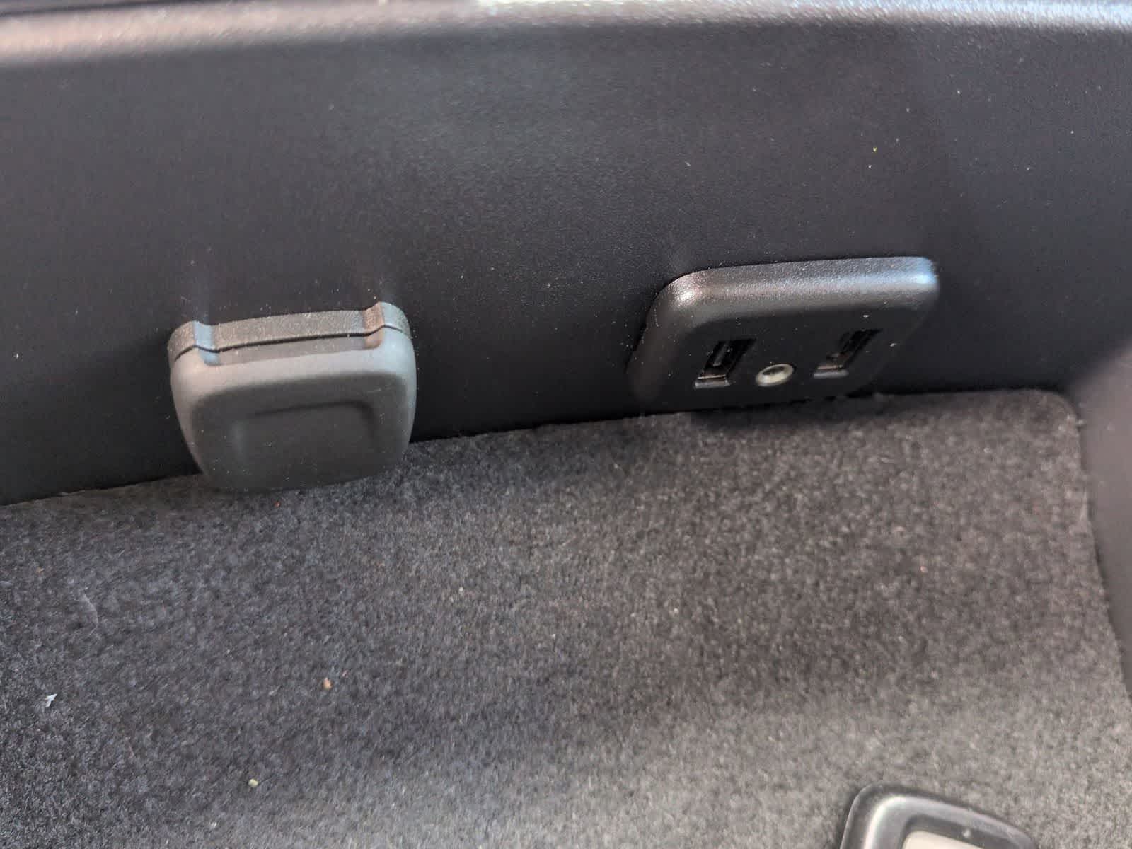 Thumbnail: 2019 Chevrolet Silverado 1500 - 30