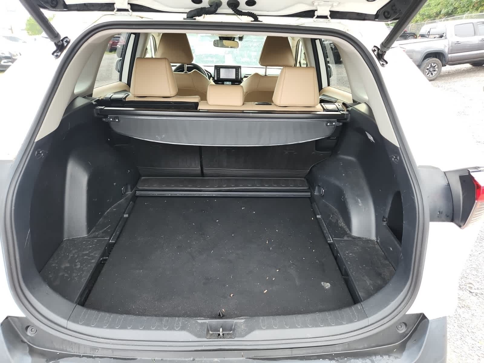 Thumbnail: 2019 Toyota RAV4 - 25