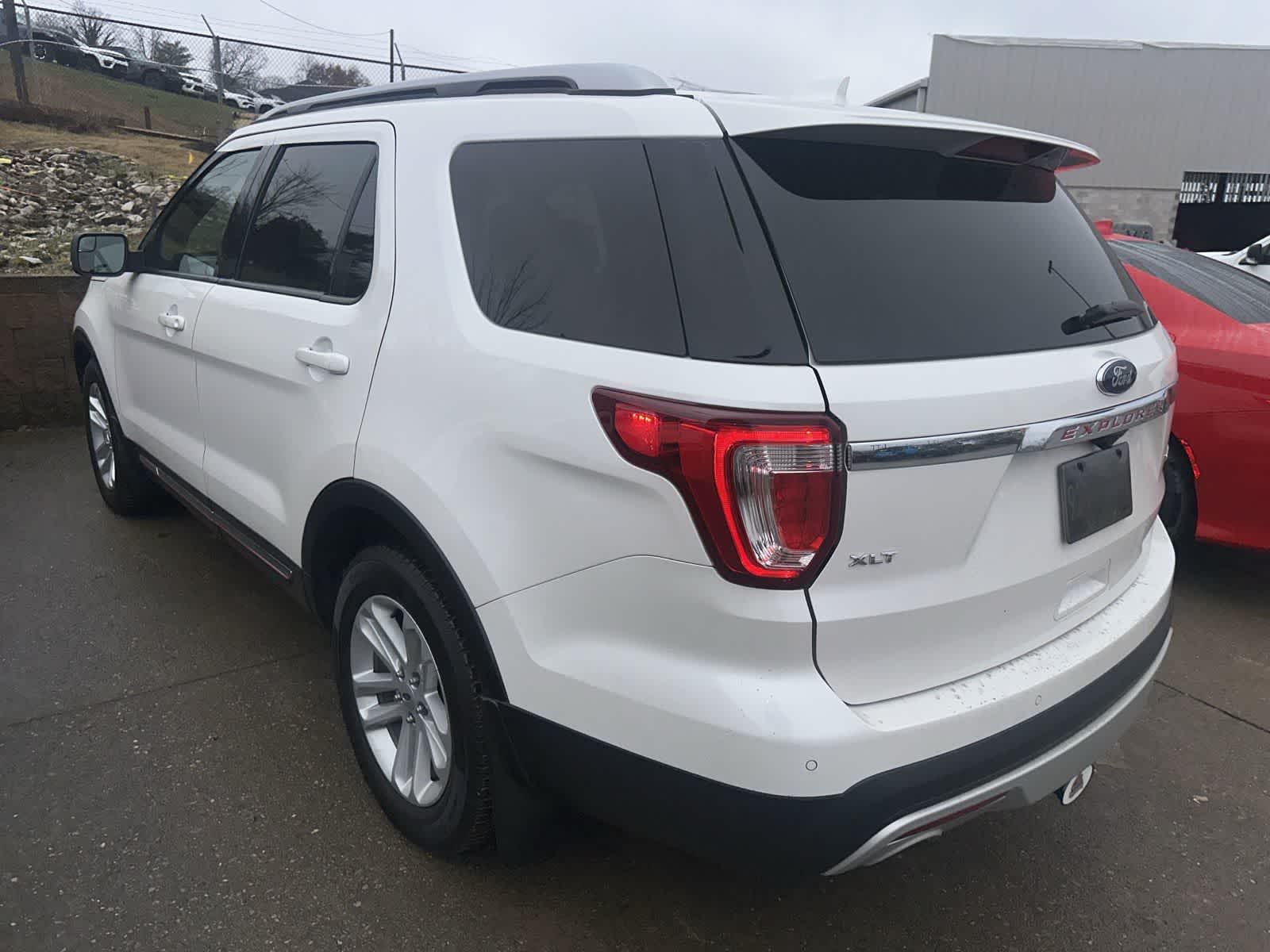 Thumbnail: 2016 Ford Explorer - 4